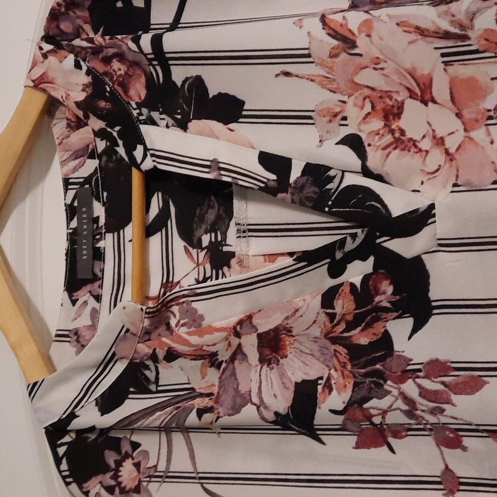 Floral tunic style top